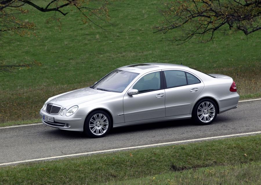  Mercedes-Benz E-Class 2002 года  (фото 62 из 448)